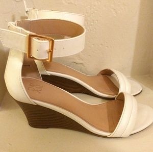 White NY&C Wedges